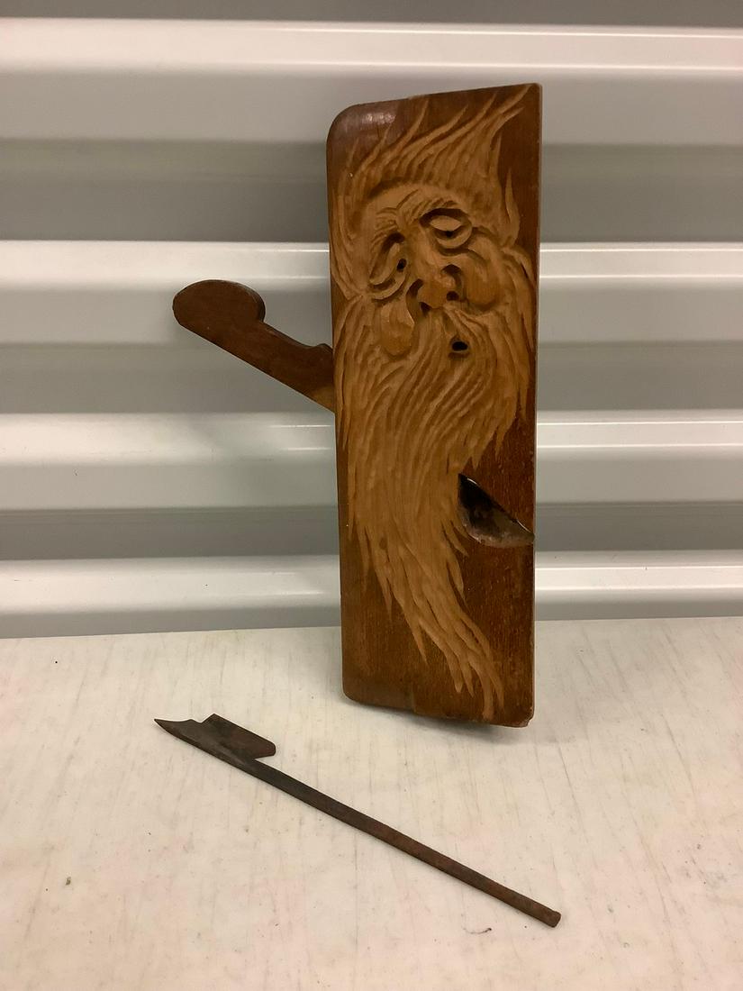 Wooden Carved Can Opener Holder: Wooden Carved Can Opener Holder