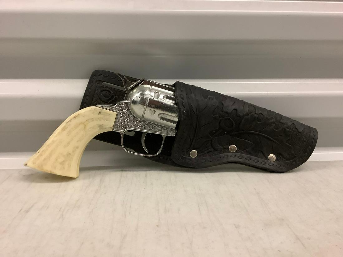 Pony Boy Toy Gun and Holster: Pony Boy Toy Gun and Holster
