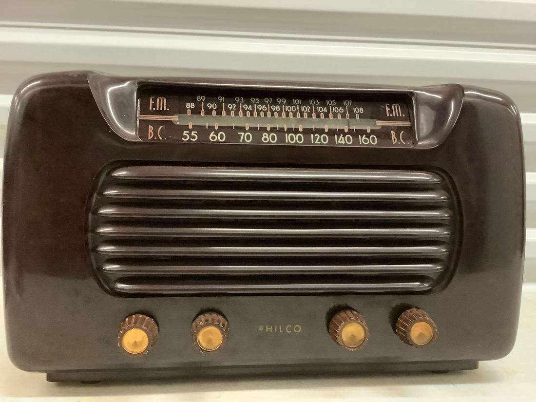 Vintage Philco radio model #48-472 (1 of 1)