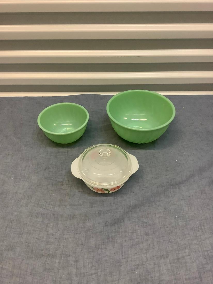 Lot of Anchor Hocking Fire King Ovenware (1 of 1)