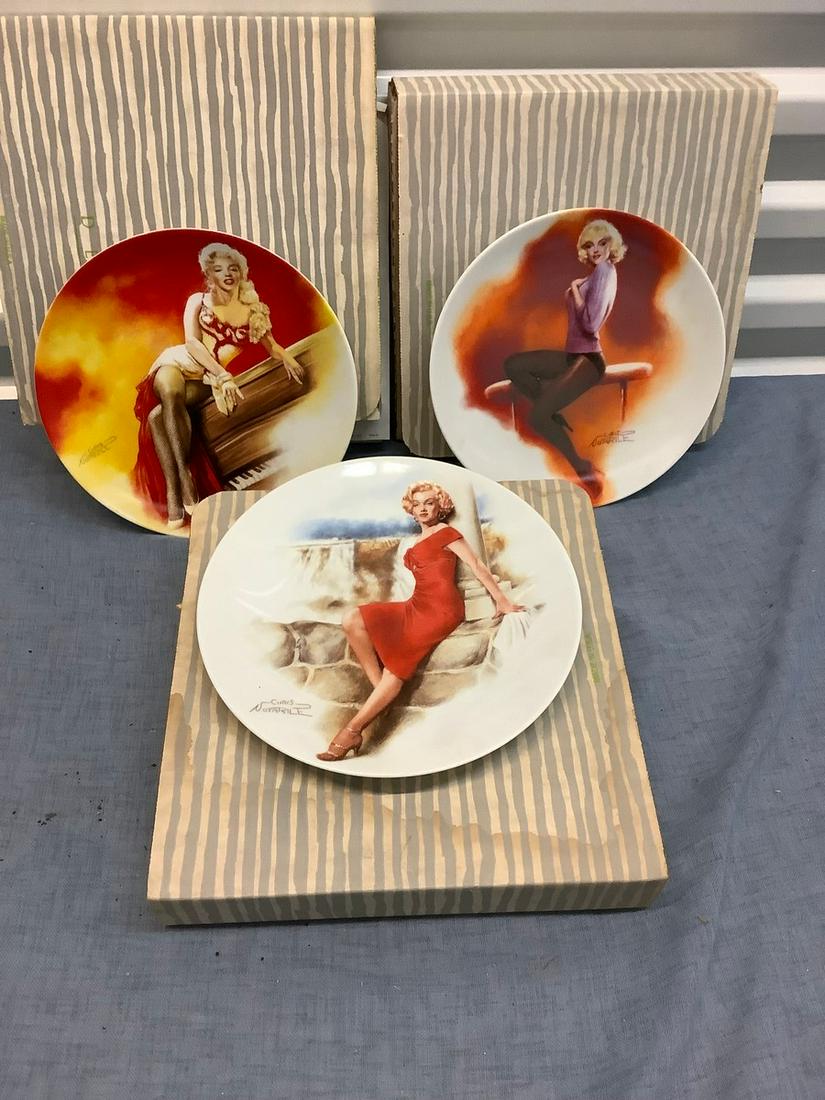 Lot of Marilyn Monroe decorative plate with Certificate: Lot of Marilyn Monroe decorative plate with Certificate of Authenticity
