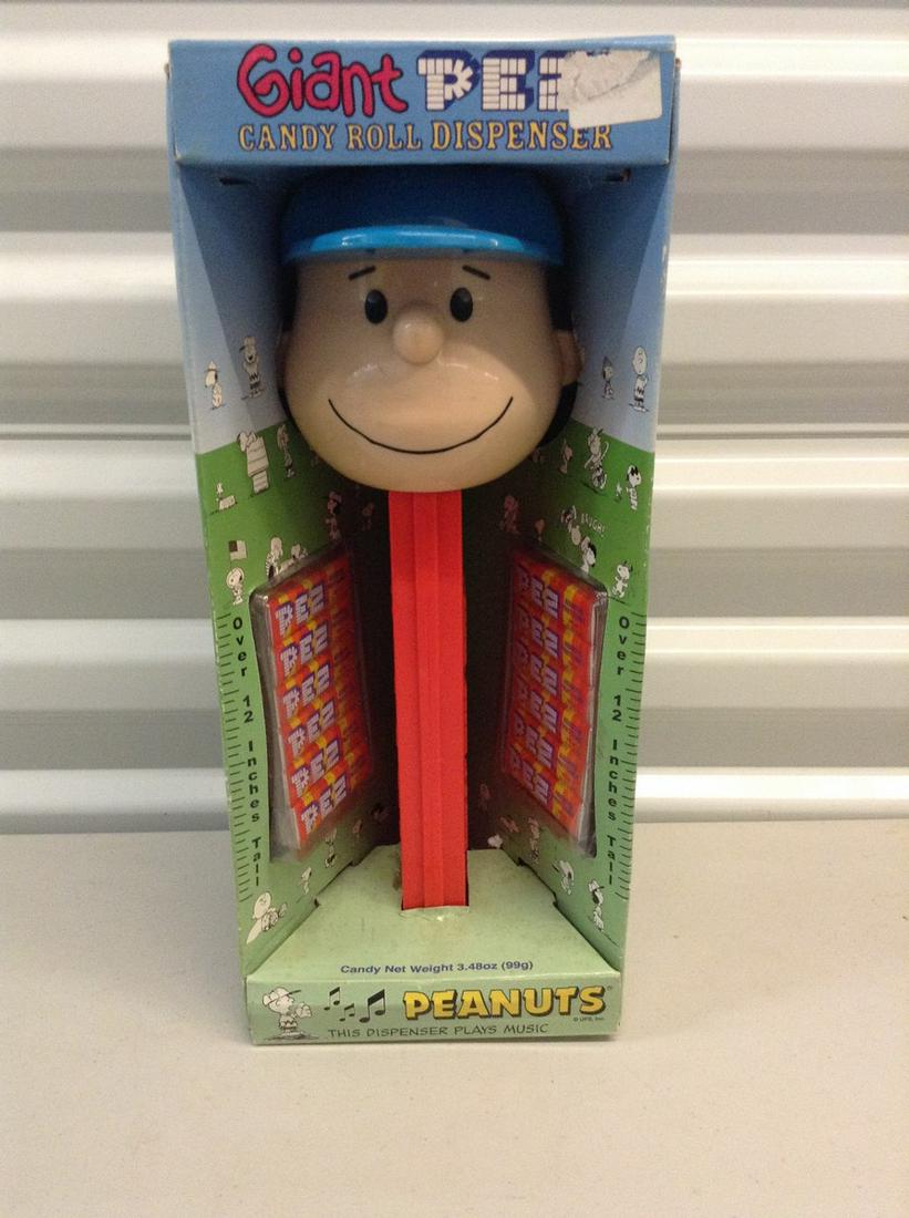 Giant Pez Peanuts dispenser: Giant Pez Peanuts dispenser
