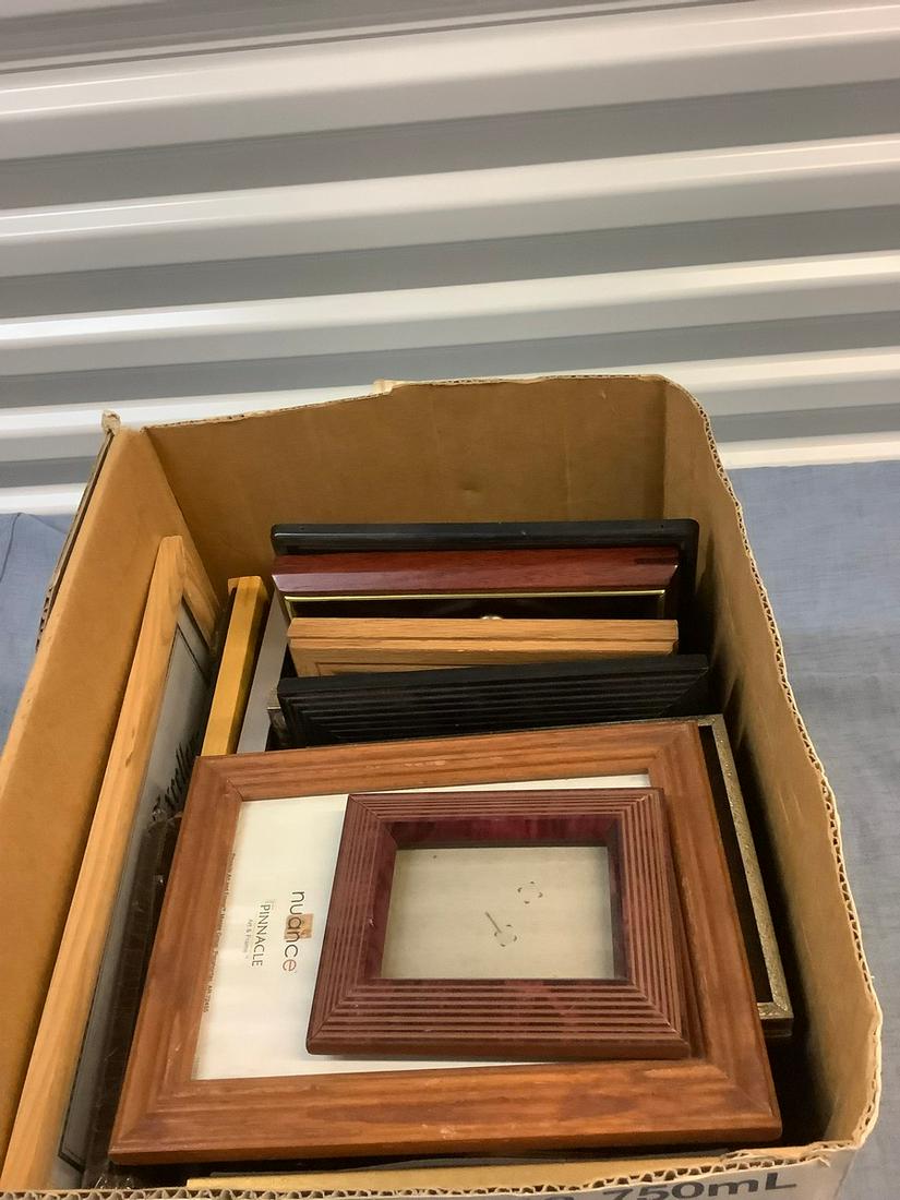 Large lot of picture frames (1 of 1)