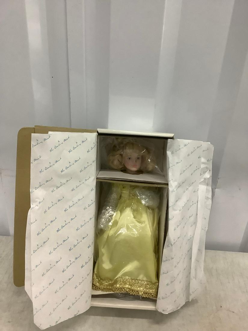 Danbury Mint Storybook Collection #9 Cinderella (1 of 1)