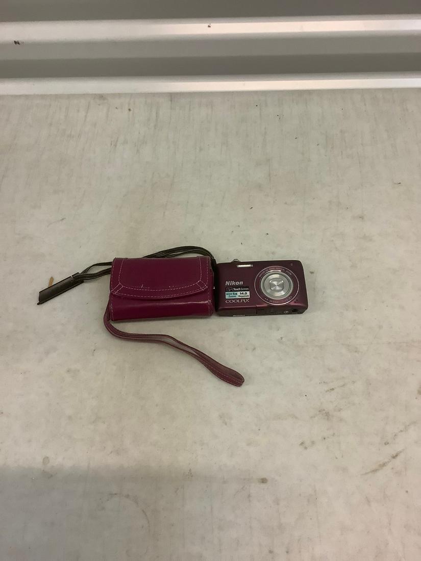 Nikon Coolpix Touch Screen Camera 14.0 Megapixels: Nikon Coolpix Touch Screen Camera 14.0 Megapixels