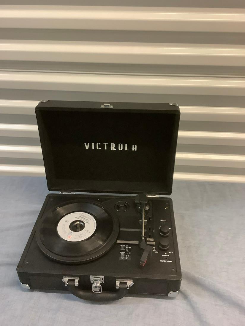 Victrola Turntable Model # VSC550BT: Victrola Turntable Model # VSC550BT
