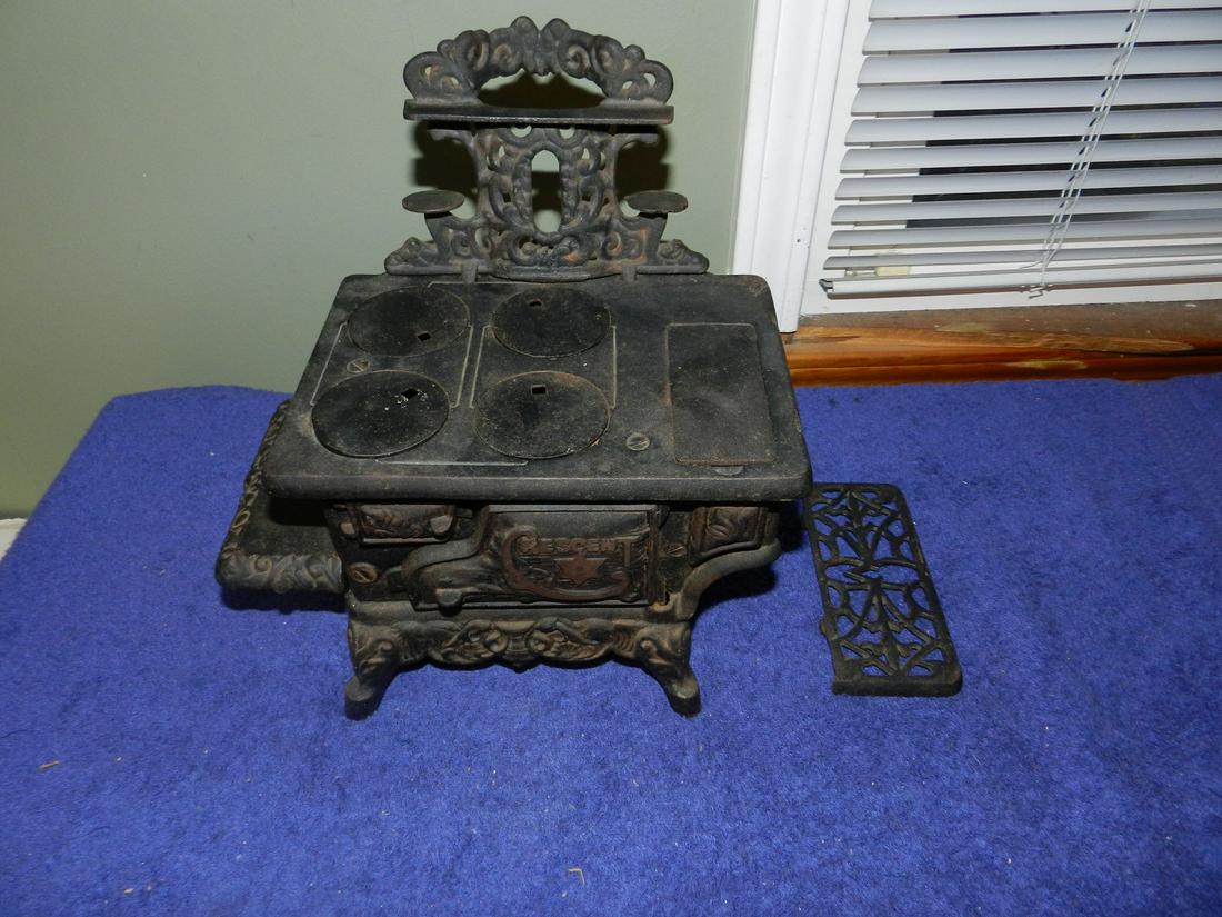 Vintage Crescent Cast Iron Stove salesman sample 12"H (1 of 1)
