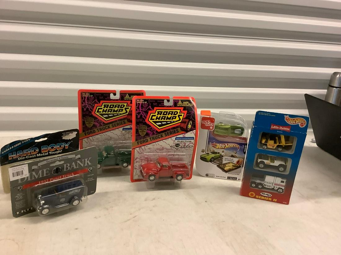 Lot of Vintage Matchbox and Other Cars: Lot of Vintage Matchbox and Other Cars