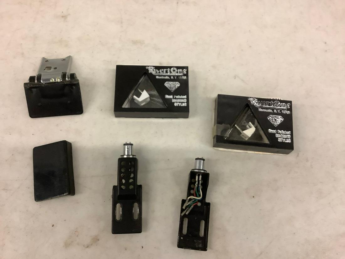 Lot of Record Player Needles (1 of 1)