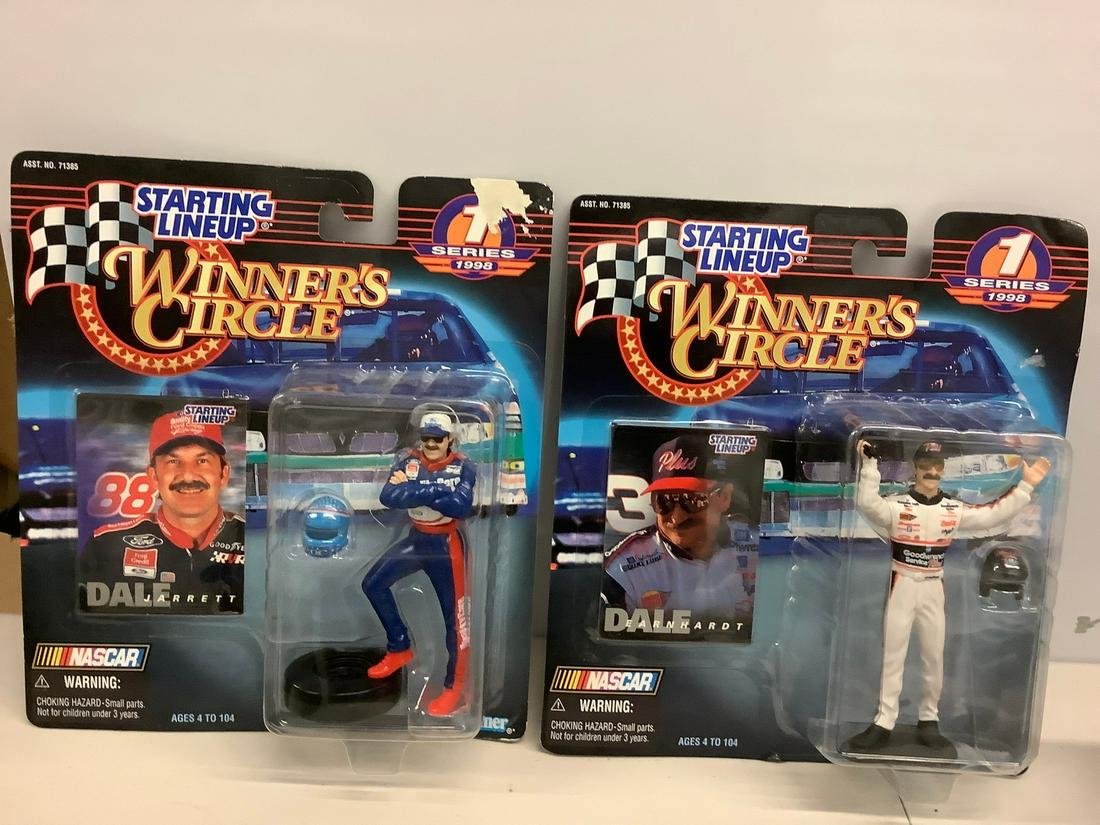 Pair of starting lineup winners circle figures (1 of 1)
