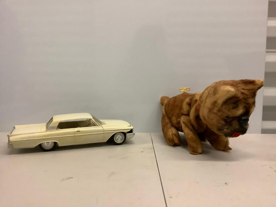 Wind up dog toy and toy convertible: Wind up dog toy and toy convertible