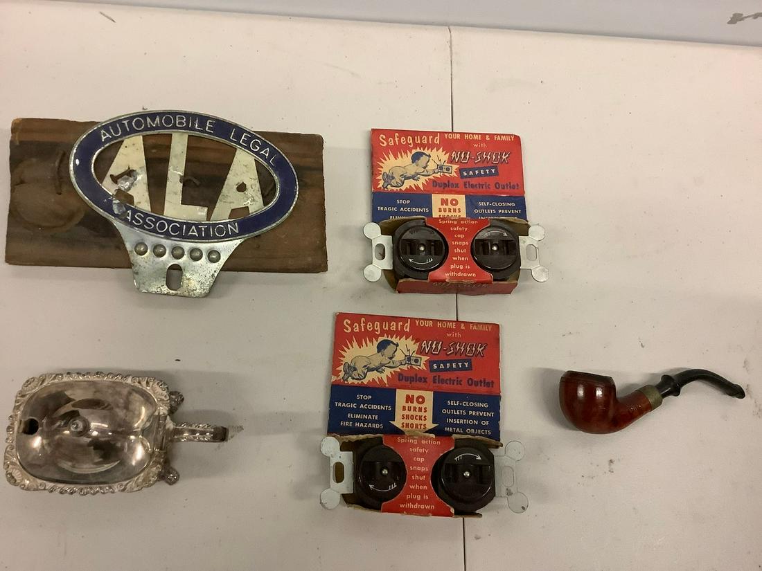 Lot of vintage spark plugs, mini pipe and more (1 of 1)