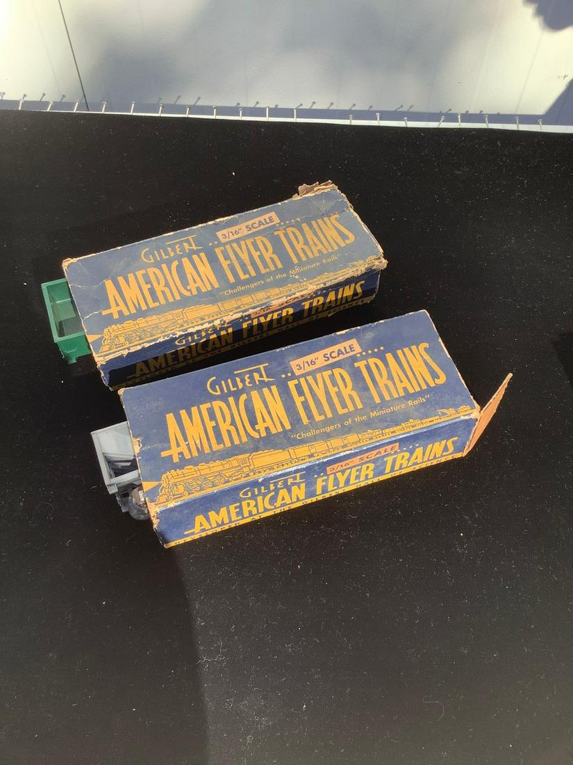 Pair of Gilbert American flyer train cars (1 of 1)