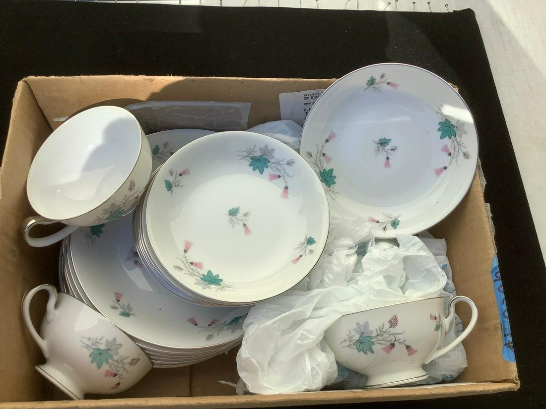 Arlen Fine China Dish Set (1 of 1)