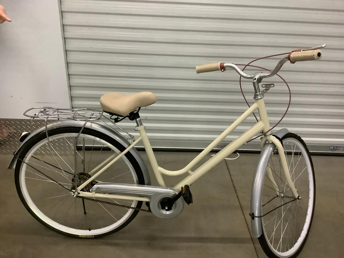 Leather Accented Vintage  Style Womens Bicycle (Rear (1 of 1)