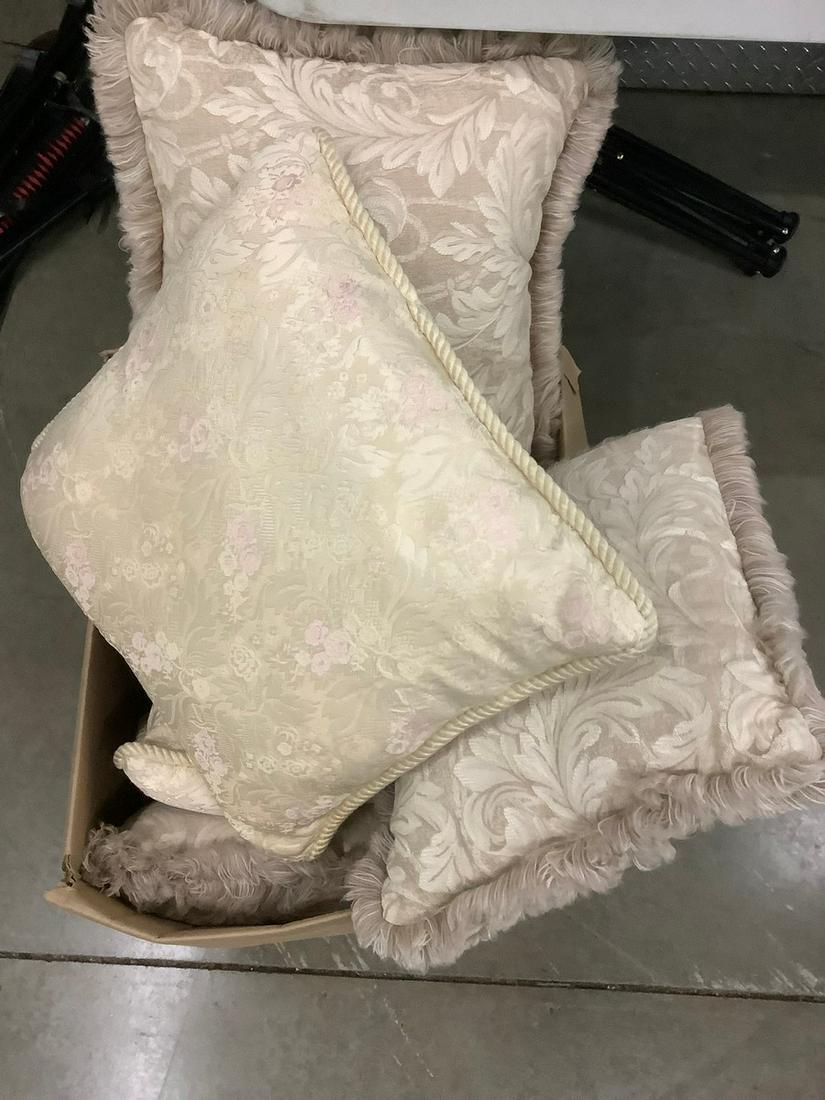 Lot of Throw Pillows (1 of 1)