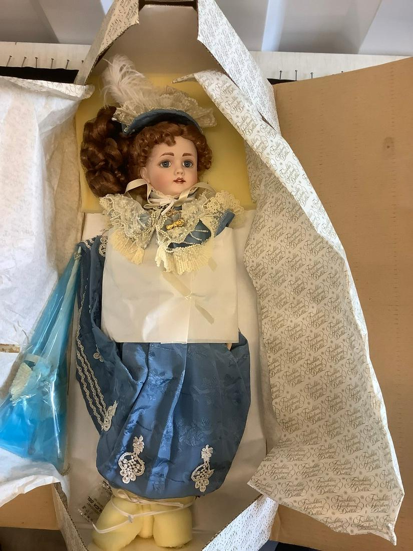 Walkfire Victorian Heirloom Honeymoon porcelain (1 of 1)