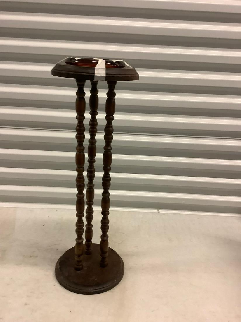 Vintage Cigar Stand with Amber Ashtray 25 in.: Vintage Cigar Stand with Amber Ashtray 25 in.