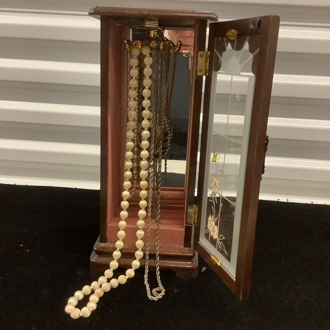 Jewelry Box Full: Jewelry Box Full