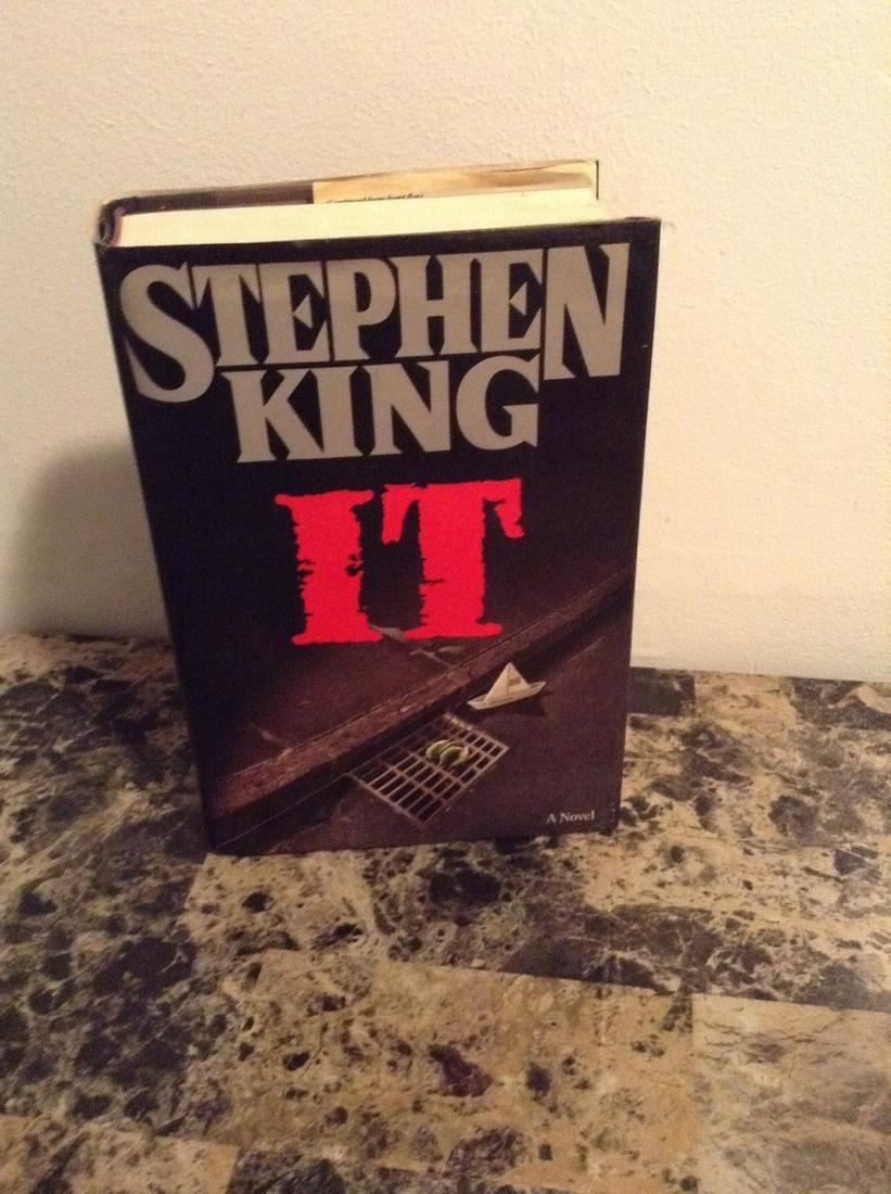 Stephen King "IT" Novel: Stephen King "IT" Novel