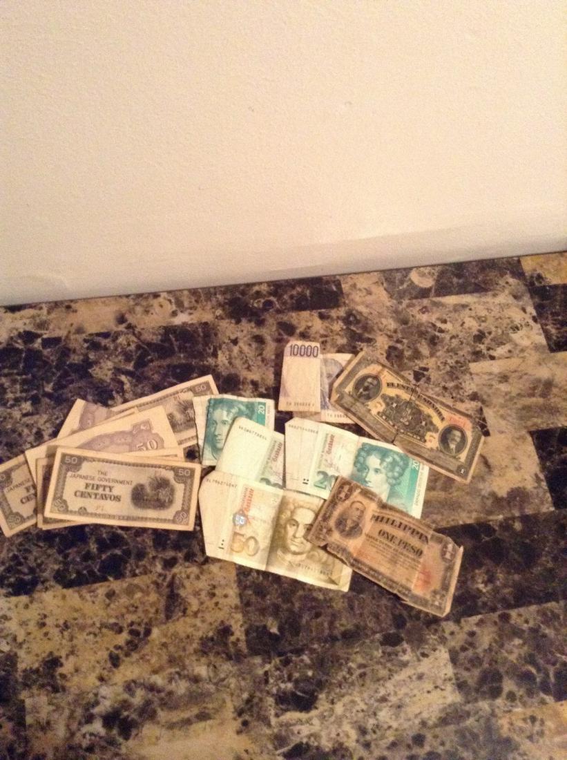 Lot of Paper Money From Various Countries: Lot of Paper Money From Various Countries