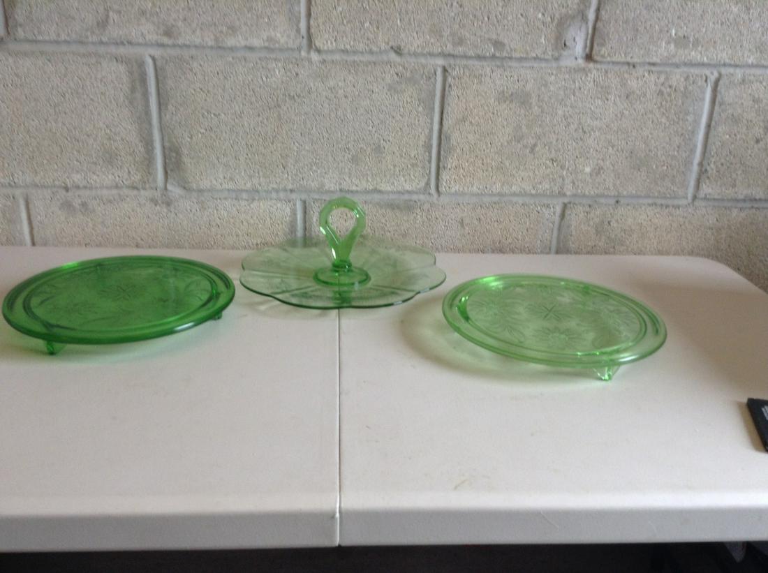 Lot of Green Depression Glass: Lot of Green Depression Glass