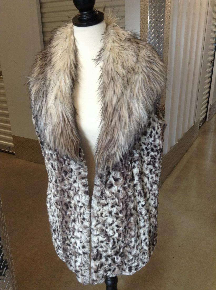Adrienne Landau Faux Fur Leopard Print Vest Size M (1 of 1)