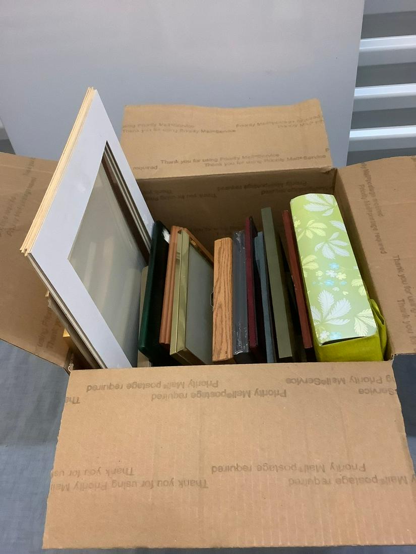 Lot of Picture Frames and More: Lot of Picture Frames and More