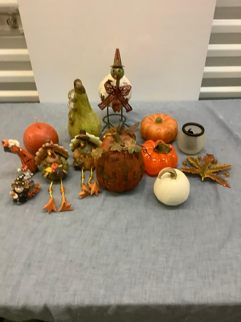 Lot of Autumn and Thanksgiving Decorations: Lot of Autumn and Thanksgiving Decorations