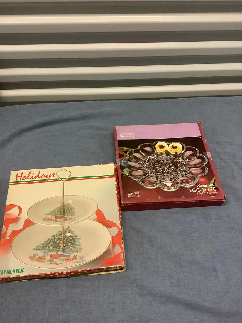 Christmas Decorative Serving Plates and Entertainers: Christmas Decorative Serving Plates and Entertainers Egg Plate
