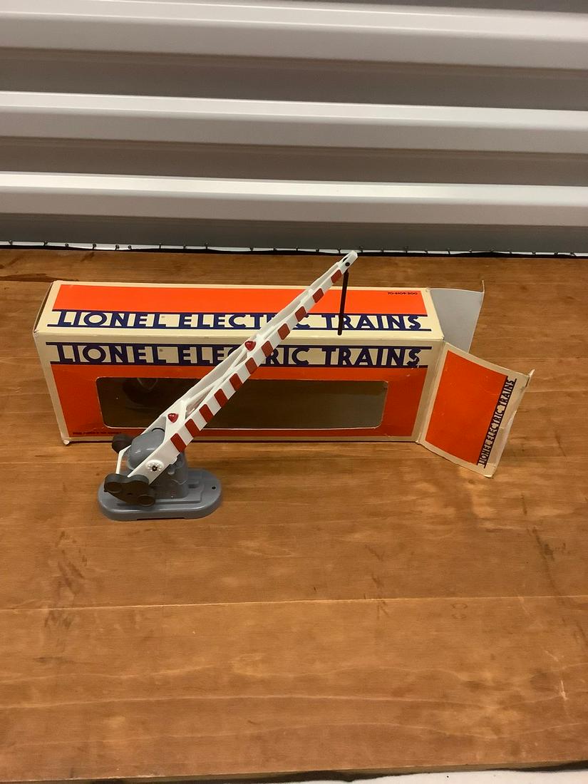Lionel Automatic Train Crossing Gate (1 of 1)