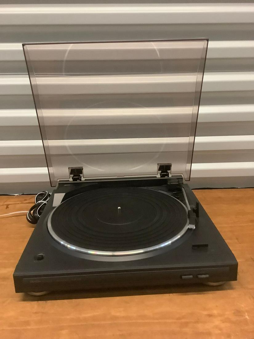 Denon TurnTable  Model DP-29F (1 of 1)