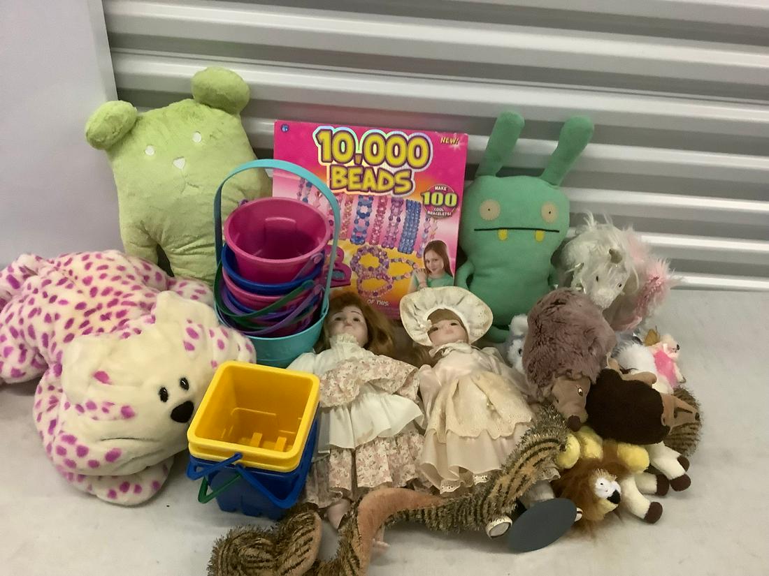 Lot of Vintage Dolls, Stuffed Animals and More (1 of 1)