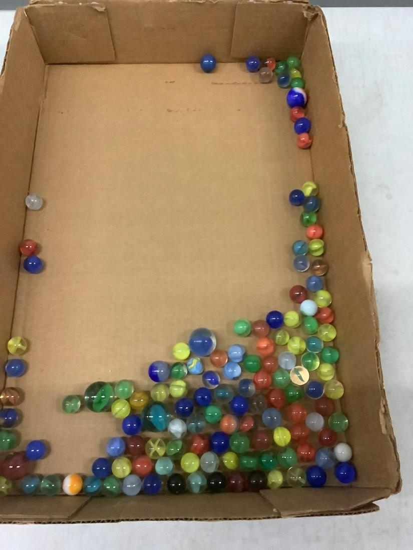 Lot of glass marbles: Lot of glass marbles