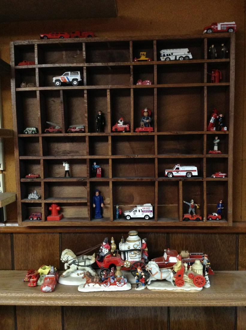 Contents of shelf and display: Contents of shelf and display