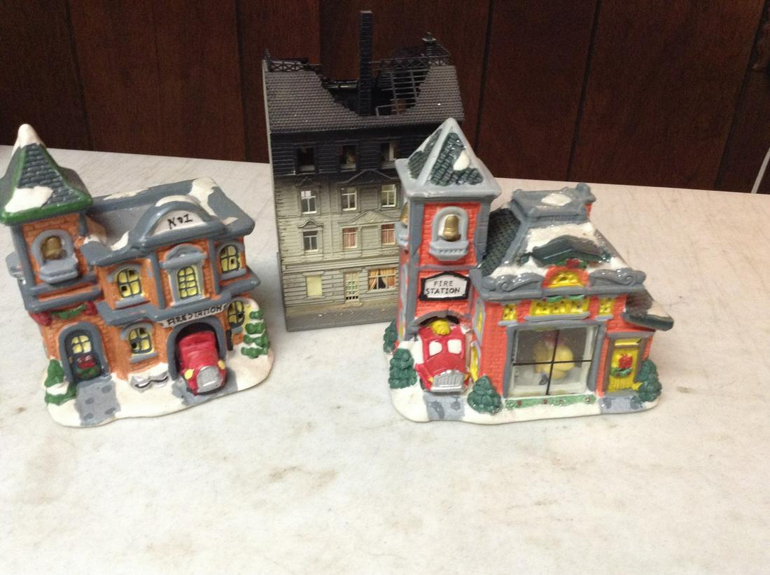 Ceramic Christmas Buildings: Ceramic Christmas Buildings