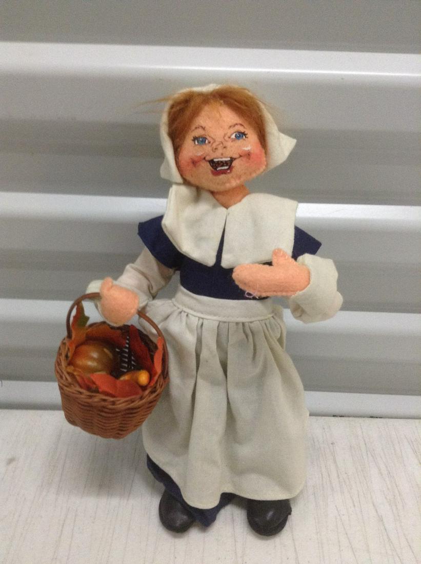Annalee Pilgrim with basket 10" (1 of 1)