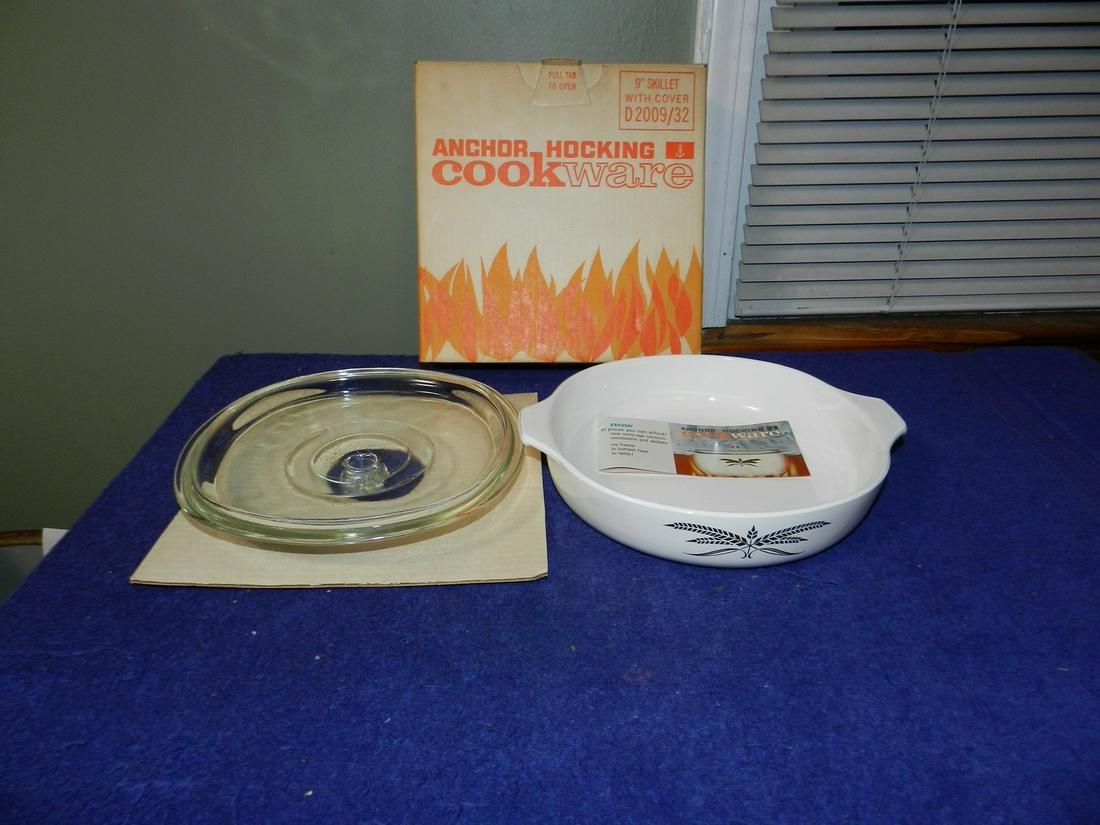 Anchor Hocking Cookware 9" Skillet With Lid NEW (1 of 1)