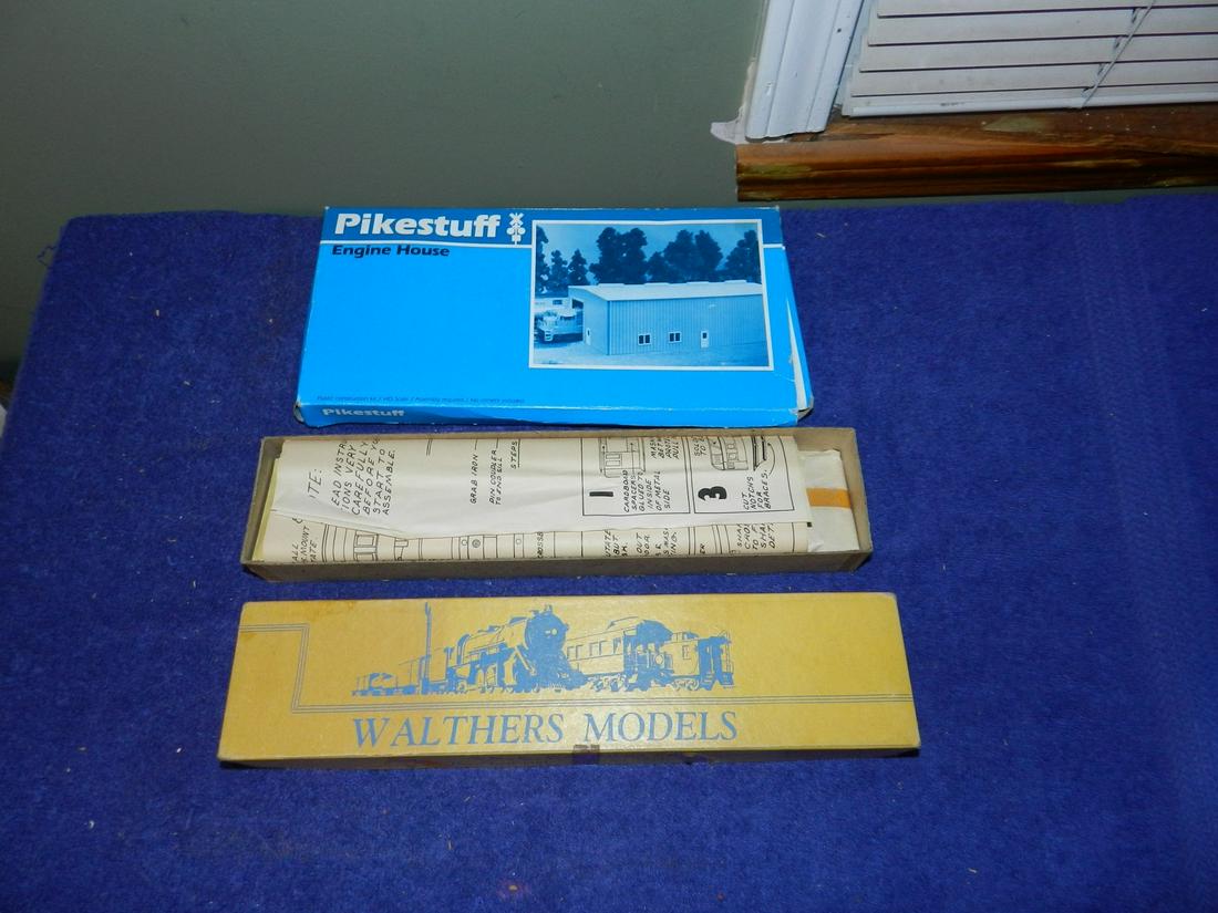 Walthers 8802 Pullman & Pikestuff Engine House Kits: Walthers 8802 Pullman & Pikestuff Engine House Kits