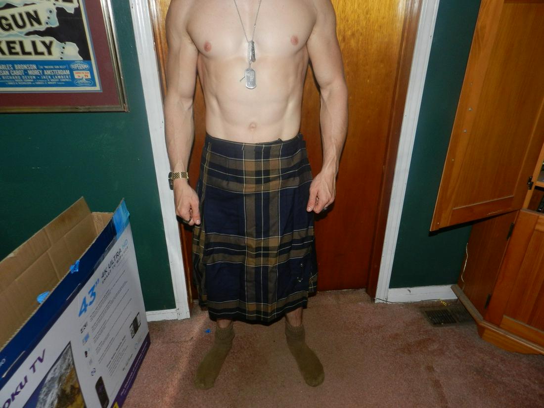 Vintage Pure Wool Aljean Kilt Size 12 With Pin: Vintage Pure Wool Aljean Kilt Size 12 With Pin