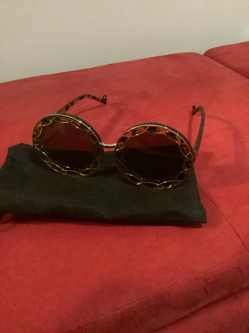 Pair of Fashion Glasses: Pair of Fashion Glasses