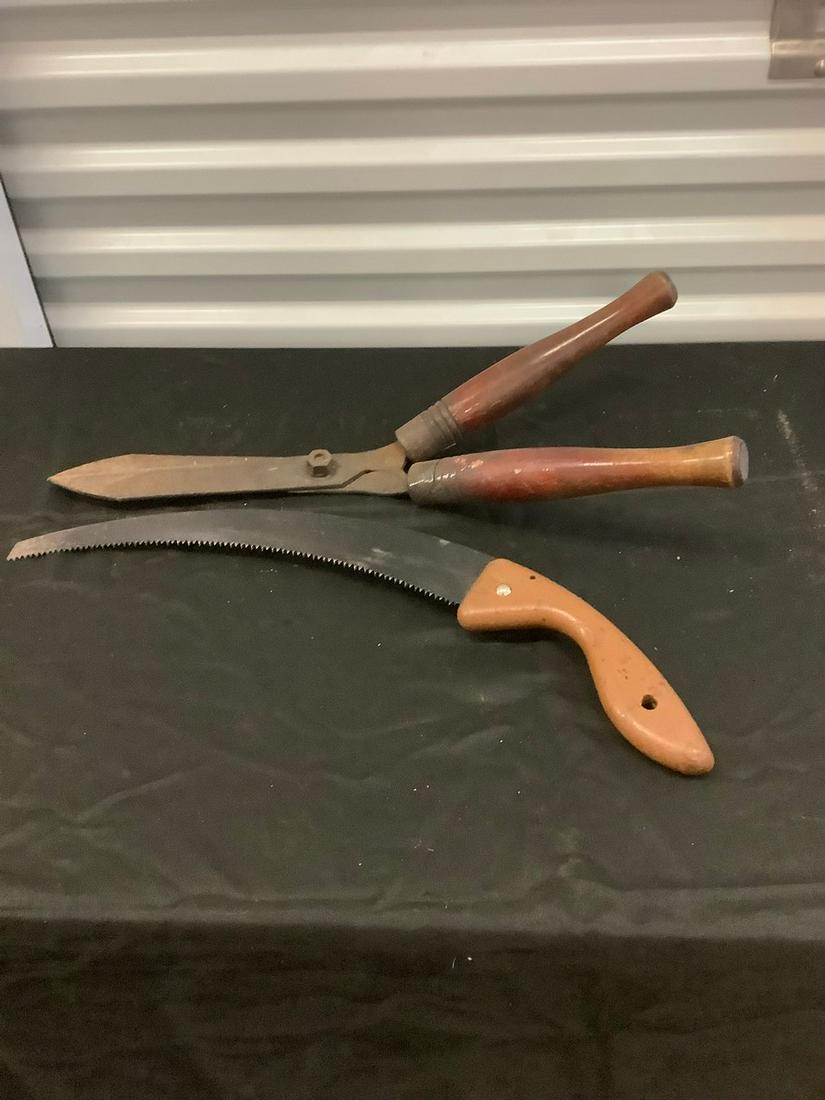 Vintage Hedge Clipper and Snap Cut Pruning Saw: Vintage Hedge Clipper and Snap Cut Pruning Saw