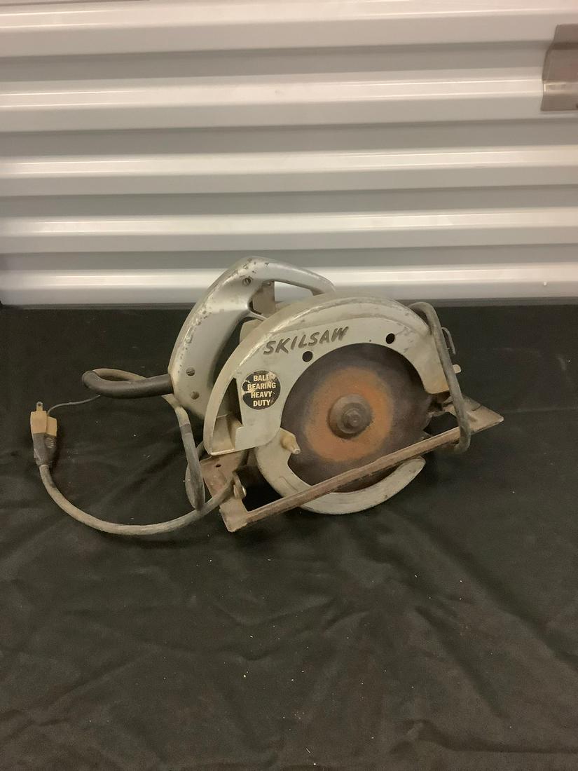Vintage Heavy Duty SkilSaw Model 553 71/4 (1 of 1)