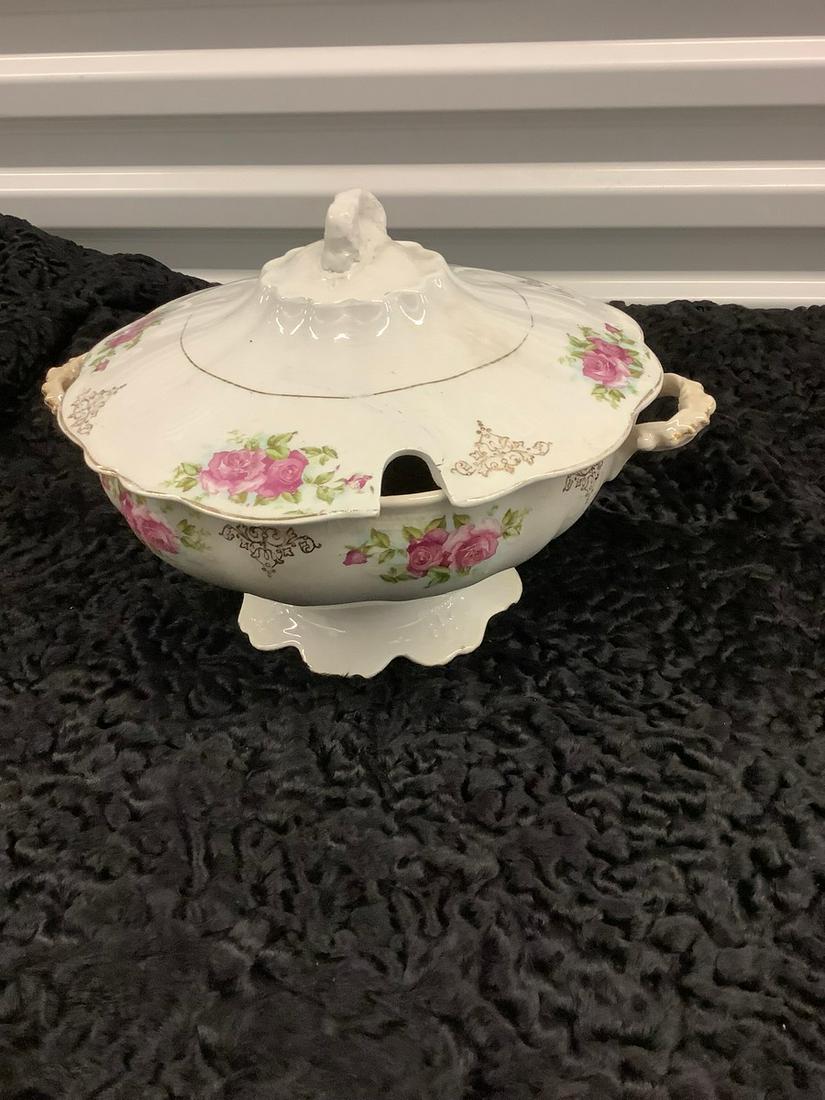 The Colonial Company Soup Tureen: The Colonial Company Soup Tureen