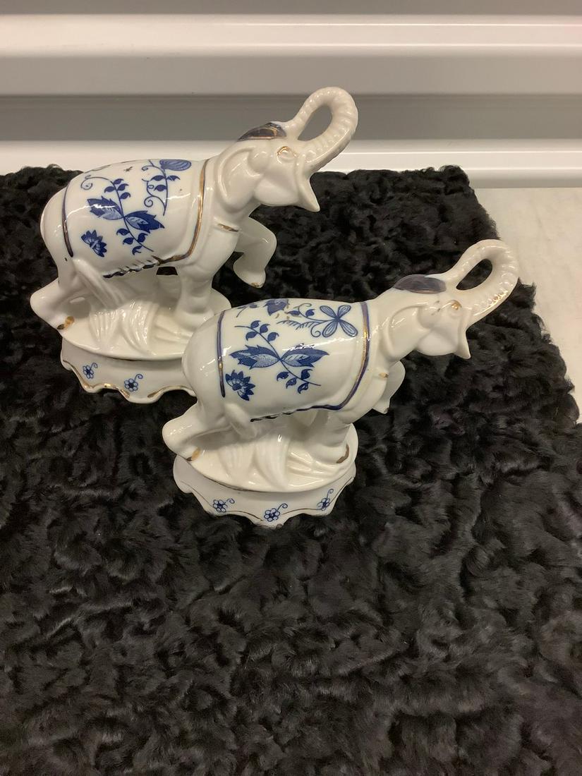 Set of Ceramic Elephant Figurines 6 in. (1 of 1)