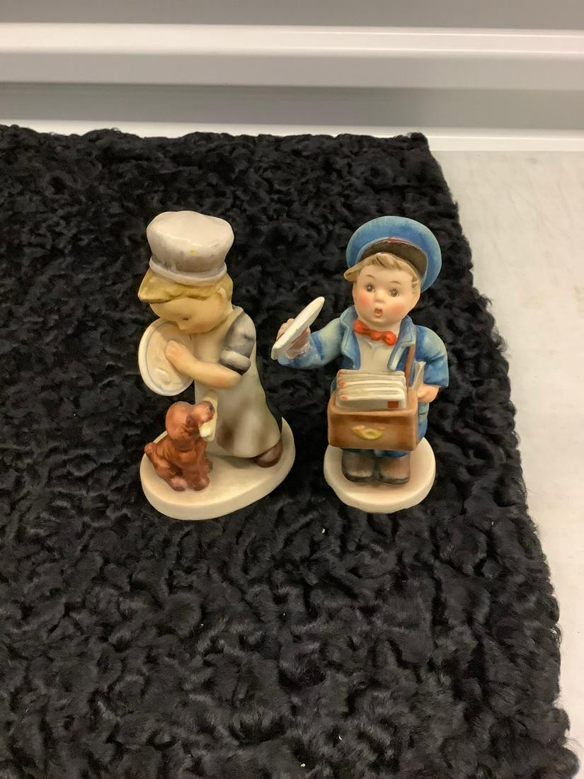 Set of Two Hummel Figurines 5.5 in.: Set of Two Hummel Figurines 5.5 in.