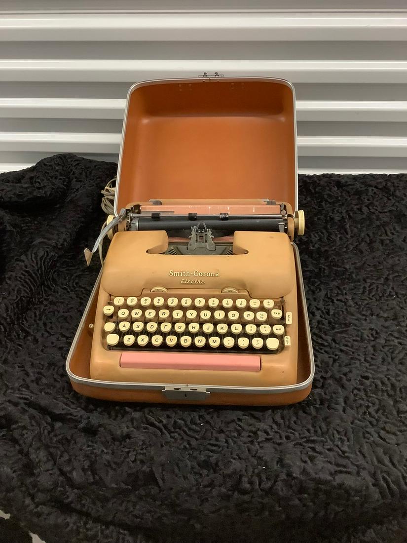Vintage Smith-Corona Electric Portable Typewriter (1 of 1)