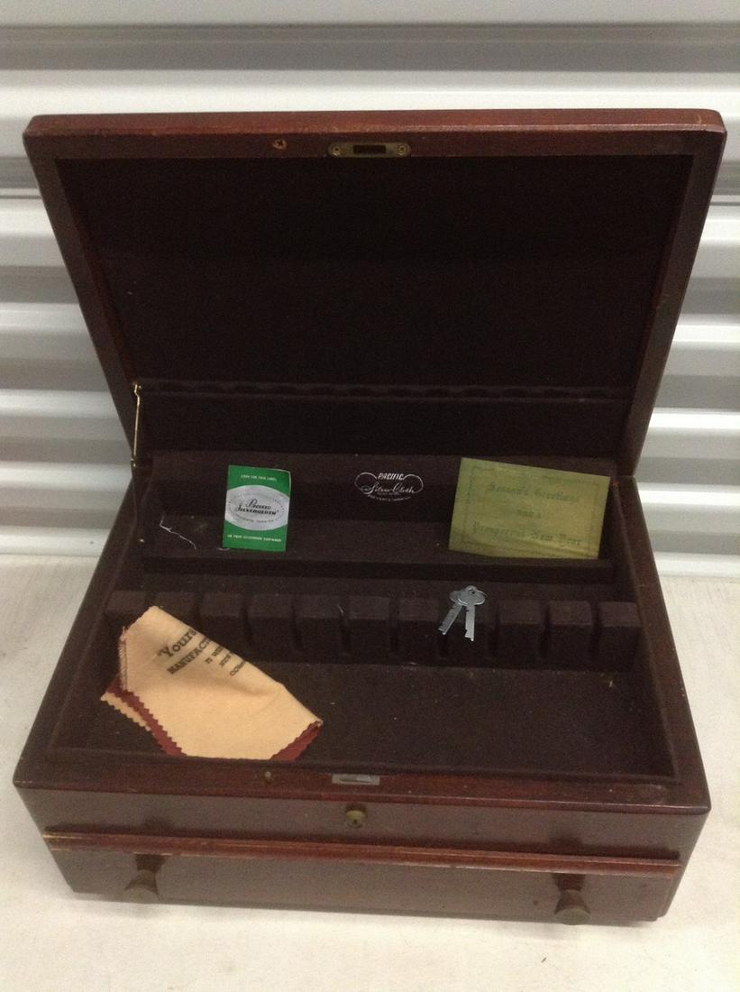 Pacific Silvercloth Wood Silverware Box with keys (1 of 1)