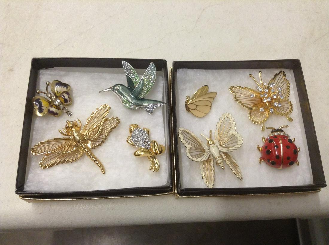Lot of Butterfly and animal Brooches some signed (1 of 1)