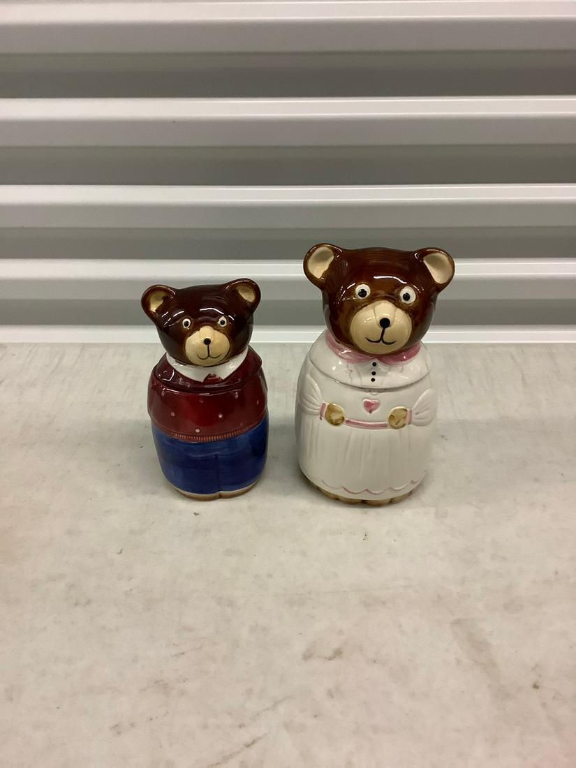Pair of ceramic bear jars: Pair of ceramic bear jars